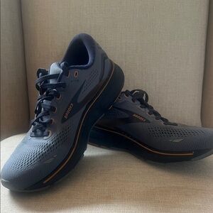 Brooks Men's Black and Orange Athletic Shoes